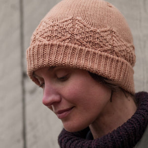 Woman wearing the Kennings Swatchcap hat